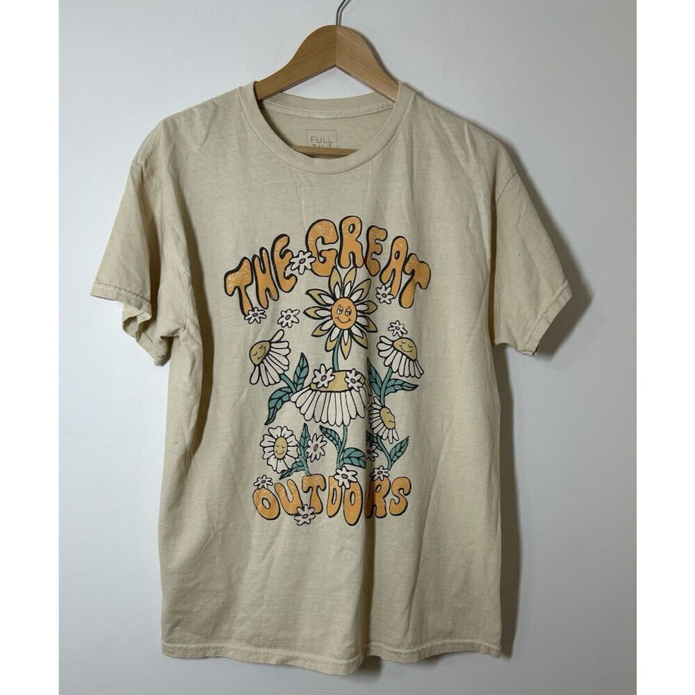 Full Tilt Women’s Medium The Great Outdoors Graphic Tee Shirt Tan Short Sleeve